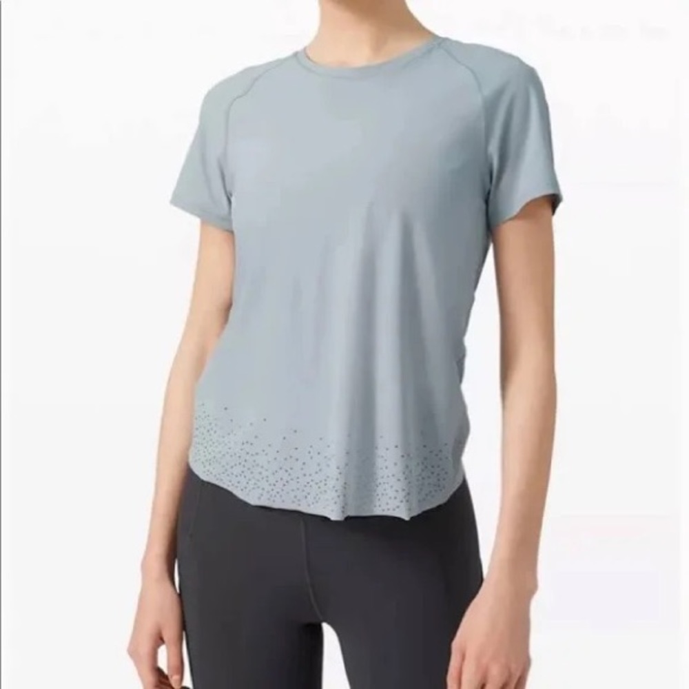 Lululemon Quick Pace Short Sleeve in Blue Cast Size Large 10-12